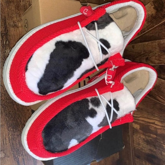 Customized strawberry milk hey dudes - Picture 5 of 7